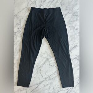HOT CHILLYS Black with Black Stitching
LONG JOHNS - Youth Large Bottom